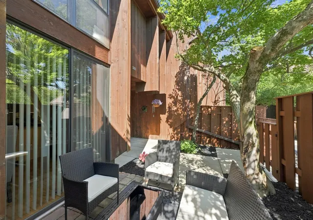 Listing Photo 4 - Condo for sale in building located at 5051 Chuckleberry Ln, Westerville, OH 43081 - Unit #2