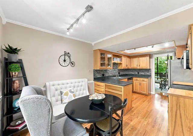 Listing Photo 5 - Condo for sale in building located at 5051 Chuckleberry Ln, Westerville, OH 43081 - Unit #2