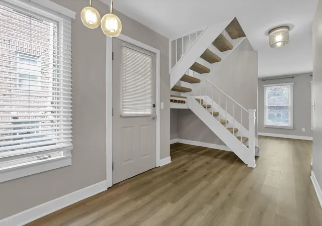 Photo 2 of Condo for sale at 201 W 2nd Ave, Columbus, OH 43201 | MLS# 226032201 | Listing updated on 2026-09-11