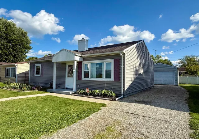 Photo 2 of Single family home for sale at 1427 E Southern Ave, Bucyrus, OH 44820 | MLS# 226032198 | Listing updated on 2026-10-05