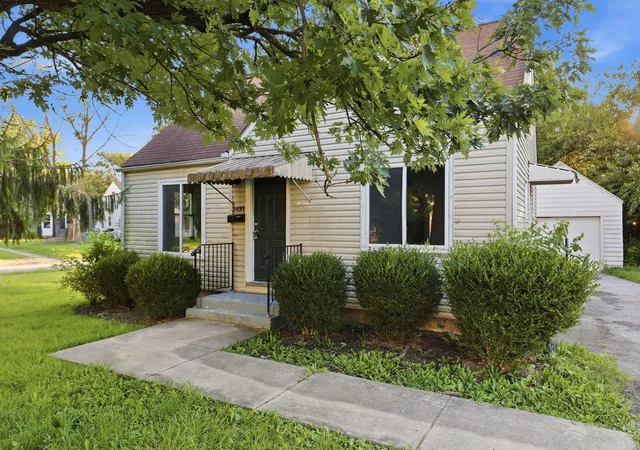 Photo 2 of Sale Pending at 2431 Lexington Ave, Columbus, OH 43211 | MLS# 226032633 | Listing updated on 2026-10-01