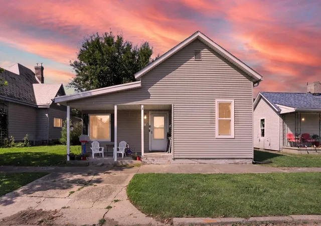 Photo 1 of Single family home for sale at 586 E Main St, Logan, OH 43138 | MLS# 226032821 | Listing updated on 2026-08-28