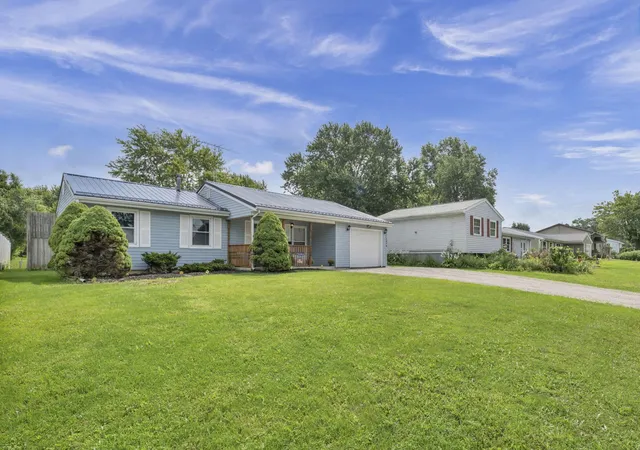 Photo 3 of Single family home for sale at 1098 Colonial Ave, Marion, OH 43302 | MLS# 226032262 | Listing updated on 2026-10-07
