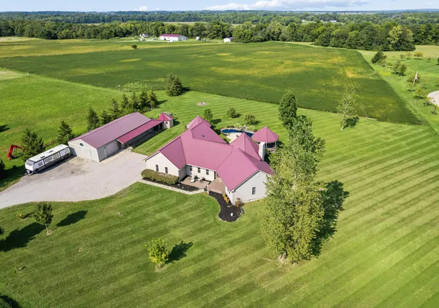 Photo 1 of Single family home for sale at 18964 London Rd, Circleville, OH 43113 | MLS# 226032981 | Listing updated on 2026-09-02