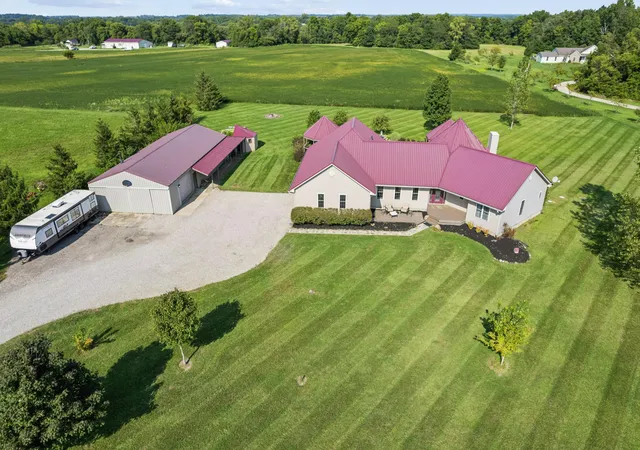 Photo 2 of Single family home for sale at 18964 London Rd, Circleville, OH 43113 | MLS# 226032981 | Listing updated on 2026-09-02