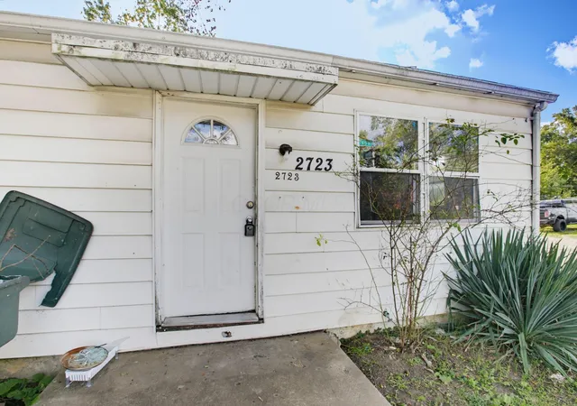 Photo 1 of Single family home for sale at 2723 Mcguffey Rd, Columbus, OH 43211 | MLS# 226032237 | Listing updated on 2026-09-28