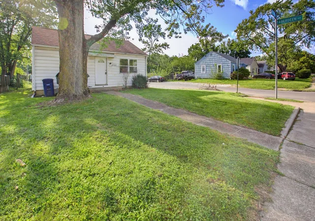 Photo 2 of Single family home for sale at 2723 Mcguffey Rd, Columbus, OH 43211 | MLS# 226032237 | Listing updated on 2026-09-28