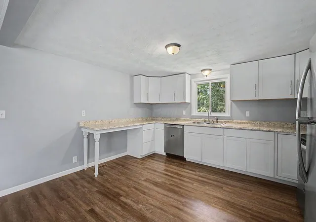 Photo 3 of Single family home for sale at 14207 Eldon Dr, Mount Vernon, OH 43050 | MLS# 226032248 | Listing updated on 2026-10-05