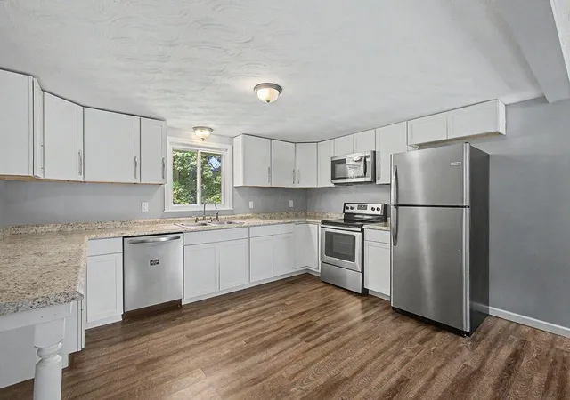 Photo 3 of Single family home for sale at 14207 Eldon Dr, Mount Vernon, OH 43050 | MLS# 226032248 | Listing updated on 2026-10-05
