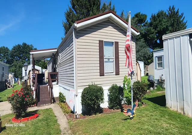 Photo 3 of Single family home for sale at 189 Parklawn Dr, Circleville, OH 43113 | MLS# 226032241 | Listing updated on 2026-10-05