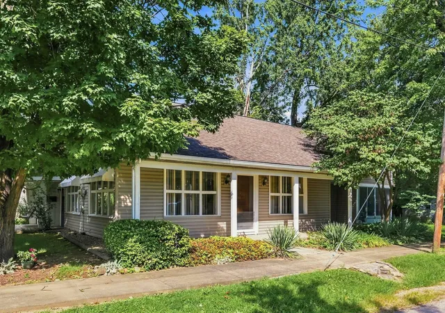 Photo 2 of Single family home for sale at 236 W Heffner St, Delaware, OH 43015 | MLS# 226032635 | Listing updated on 2026-09-04