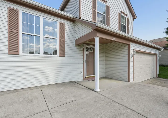 Photo 3 of Single family home for sale at 7468 Brown Deer Dr, Pickerington, OH 43147 | MLS# 226032379 | Listing updated on 2026-09-11