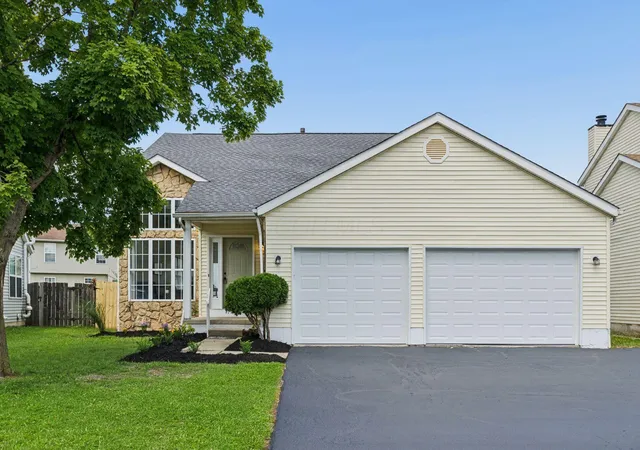 Photo 1 of Single family home for sale at 2721 Barrows Rd, Columbus, OH 43232 | MLS# 226032270 | Listing updated on 2026-08-31