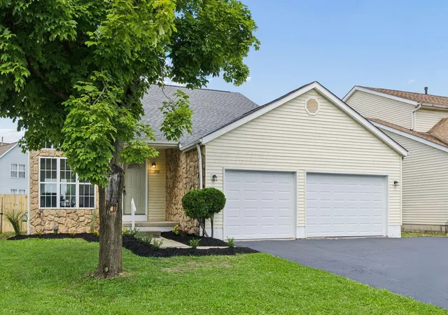 Photo 2 of Single family home for sale at 2721 Barrows Rd, Columbus, OH 43232 | MLS# 226032270 | Listing updated on 2026-08-31