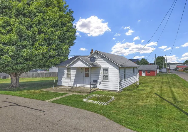 Photo 1 of Single family home for sale at 300 Halderman St, Amanda, OH 43102 | MLS# 226032276 | Listing updated on 2026-08-30