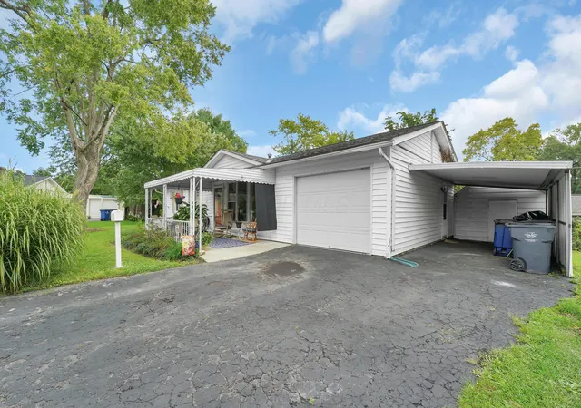Photo 4 of Sale Pending at 1011 Pleasant Ct, Reynoldsburg, OH 43068 | MLS# 226032292 | Listing updated on 2026-09-17