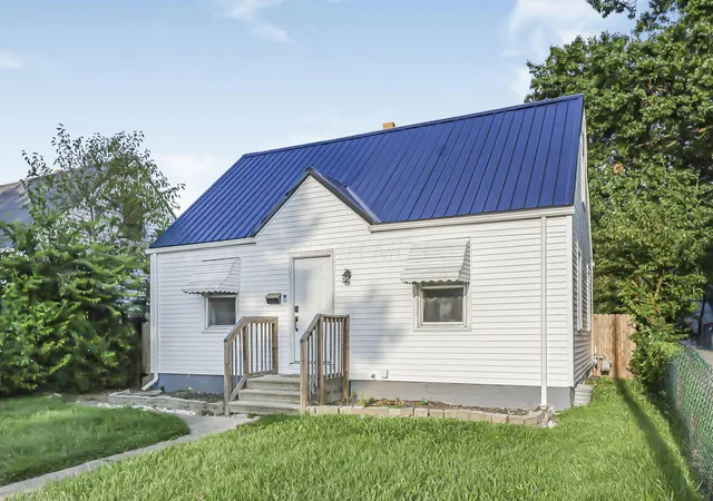 Photo 2 of Single family home for sale at 2190 Grasmere Ave, Columbus, OH 43211 | MLS# 226032307 | Listing updated on 2026-08-31