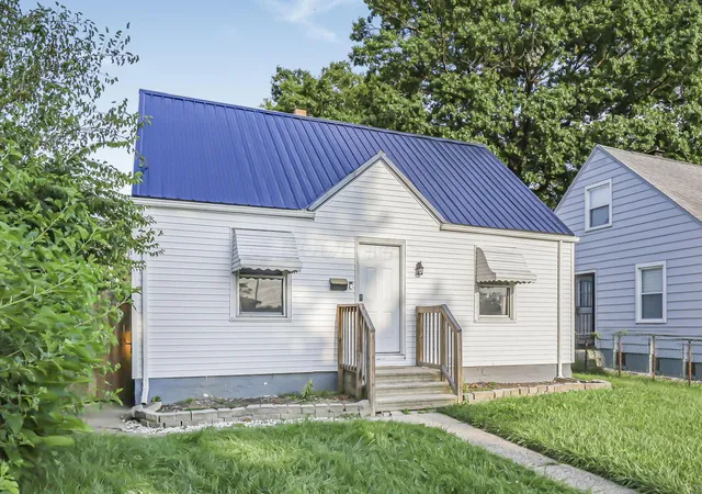 Photo 3 of Single family home for sale at 2190 Grasmere Ave, Columbus, OH 43211 | MLS# 226032307 | Listing updated on 2026-09-29