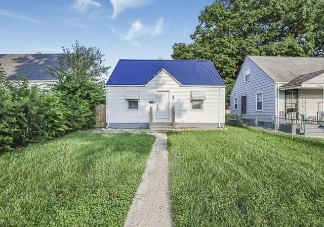 Photo 3 of Single family home for sale at 2190 Grasmere Ave, Columbus, OH 43211 | MLS# 226032307 | Listing updated on 2026-09-29