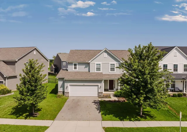 Photo 2 of Single family home for sale at 426 Oakland Hills Loop, Commercial Point, OH 43116 | MLS# 226032313 | Listing updated on 2026-09-05