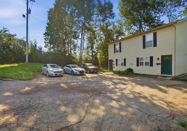 Photo 3 of House for sale at 723 Wesley Ave, Newark, OH 43055 | MLS# 226032324 | Listing updated on 2026-09-21
