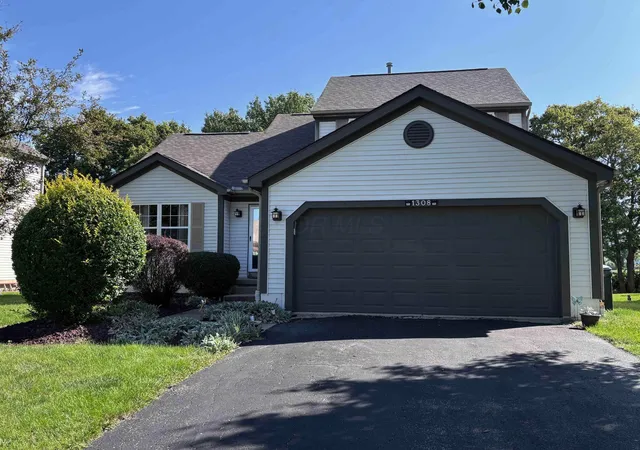 Photo 1 of Single family home for sale at 1308 Four Star Dr E, Galloway, OH 43119 | MLS# 226032336 | Listing updated on 2026-09-11