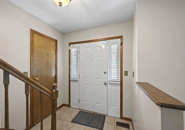 Photo 4 of Single family home for sale at 636 Waybaugh Dr, Columbus, OH 43230 | MLS# 226032401 | Listing updated on 2026-08-31