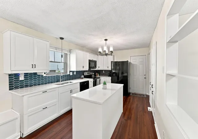 Photo 4 of Single family home for sale at 480 Beaverbrook Dr, Columbus, OH 43230 | MLS# 226032357 | Listing updated on 2026-09-11