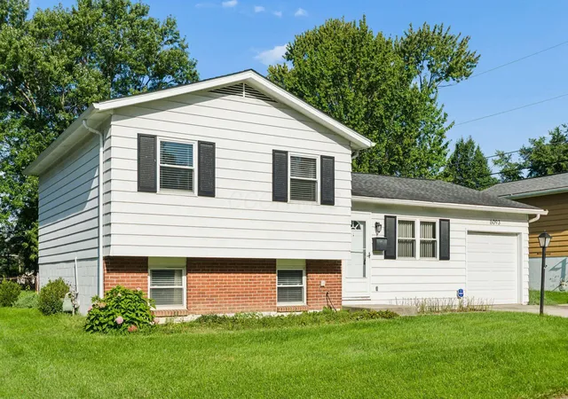 Photo 2 of Single family home for sale at 6093 Paris Blvd N, Westerville, OH 43081 | MLS# 226032599 | Listing updated on 2026-09-18