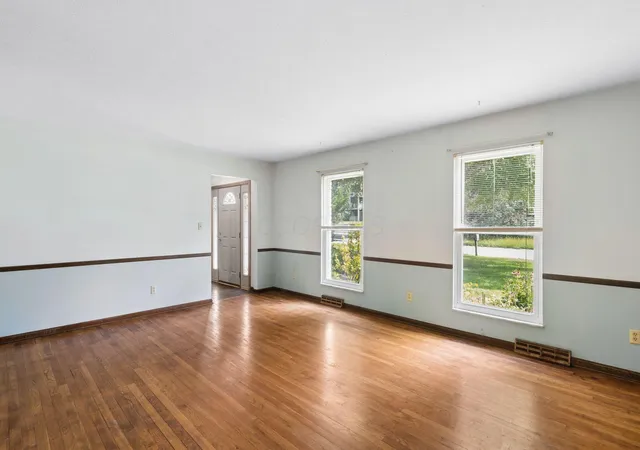 Photo 2 of Single family home for sale at 1285 Noe Bixby Rd, Columbus, OH 43232 | MLS# 226032594 | Listing updated on 2026-09-04