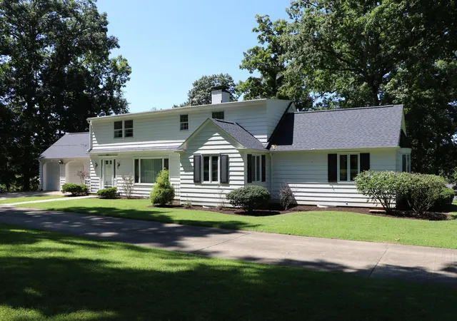 Photo 3 of Single family home for sale at 800 Club Dr, Mount Vernon, OH 43050 | MLS# 226032436 | Listing updated on 2026-09-17