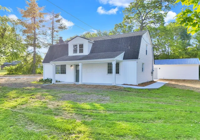 Photo 3 of Single family home for sale at 11745 Smith Rd Nw, Lithopolis, OH 43136 | MLS# 226032797 | Listing updated on 2026-09-18