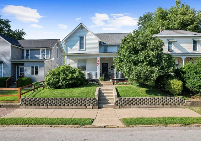 Photo 2 of Single family home for sale at 565 E Chestnut St, Lancaster, OH 43130 | MLS# 226032415 | Listing updated on 2026-09-03