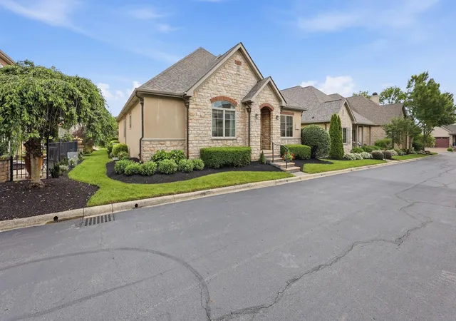 Photo 3 of Single family home for sale at 3233 Armscote Rd, Dublin, OH 43017 | MLS# 226033117 | Listing updated on 2026-09-23