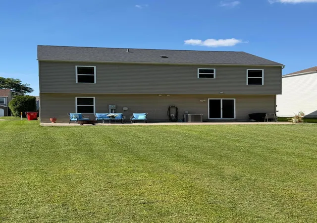 Photo 2 of Single family home for sale at 323 Haystack Ave, Pataskala, OH 43062 | MLS# 226032447 | Listing updated on 2026-09-17