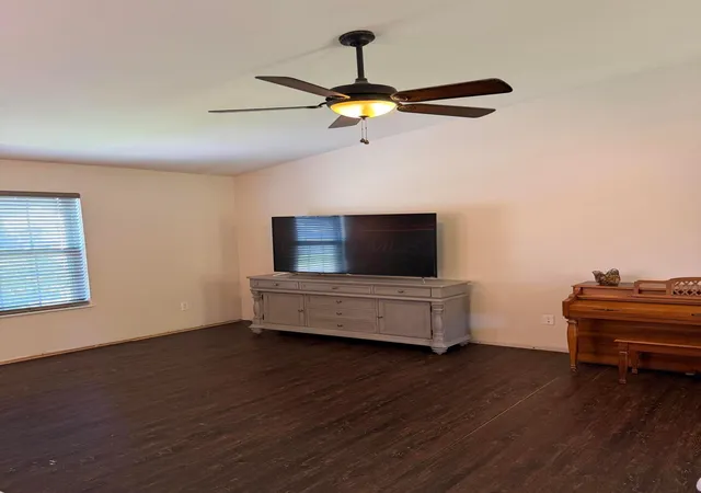Photo 4 of Single family home for sale at 323 Haystack Ave, Pataskala, OH 43062 | MLS# 226032447 | Listing updated on 2026-09-17