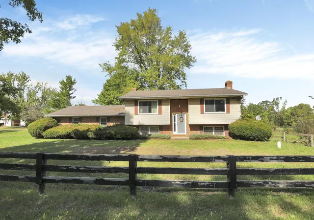 Photo 3 of Single family home for sale at 8750 Morse Rd SW, Pataskala, OH 43062 | MLS# 226033036 | Listing updated on 2026-08-31