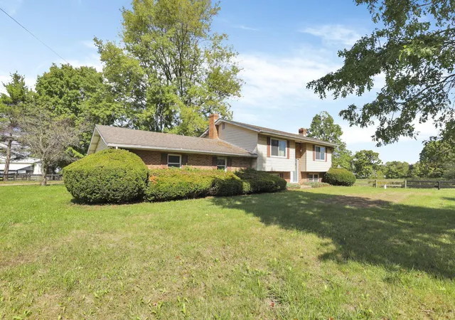 Photo 4 of Single family home for sale at 8750 Morse Rd SW, Pataskala, OH 43062 | MLS# 226033036 | Listing updated on 2026-08-31