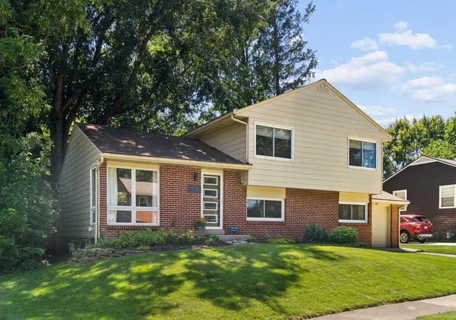 Photo 2 of Single family home for sale at 973 Bernard Rd, Columbus, OH 43221 | MLS# 226032585 | Listing updated on 2026-10-26