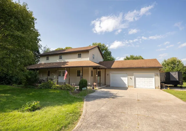 Photo 1 of Single family home for sale at 580 W Main St W, Ashville, OH 43103 | MLS# 226032444 | Listing updated on 2026-09-01