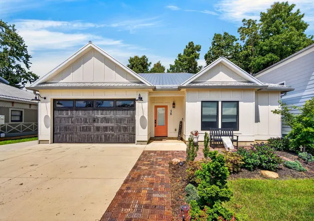 Photo 2 of Single family home for sale at 58 Lippert Ln, Buckeye Lake, OH 43008 | MLS# 226032588 | Listing updated on 2026-09-30