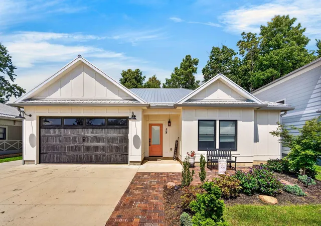Photo 3 of Single family home for sale at 58 Lippert Ln, Buckeye Lake, OH 43008 | MLS# 226032588 | Listing updated on 2026-09-30