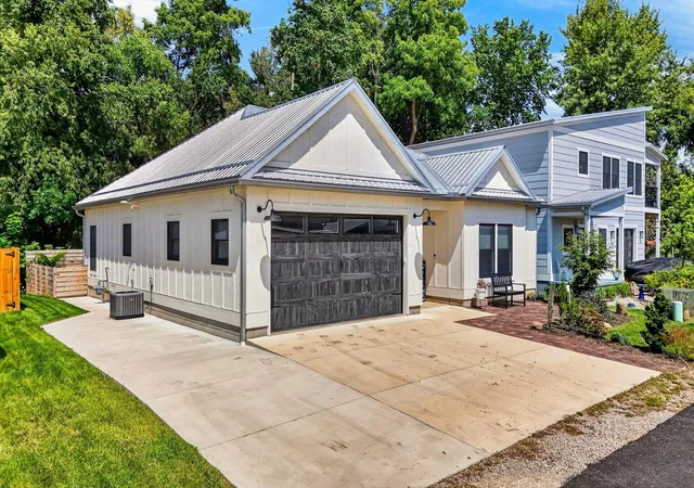 Photo 4 of Single family home for sale at 58 Lippert Ln, Buckeye Lake, OH 43008 | MLS# 226032588 | Listing updated on 2026-09-30