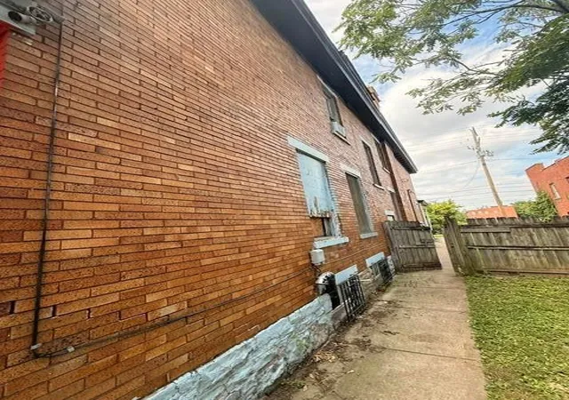 Photo 2 of House for sale at 1423 E Main St, Columbus, OH 43205 | MLS# 226032645 | Listing updated on 2026-09-14