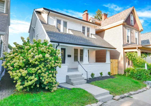 Photo 3 of Single family home for sale at 228 E Gates St, Columbus, OH 43206 | MLS# 226032609 | Listing updated on 2026-09-08