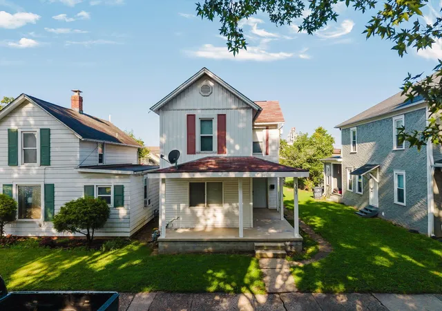 Photo 1 of Single family home for sale at 327 Harrison Ave, Lancaster, OH 43130 | MLS# 226032512 | Listing updated on 2026-09-14