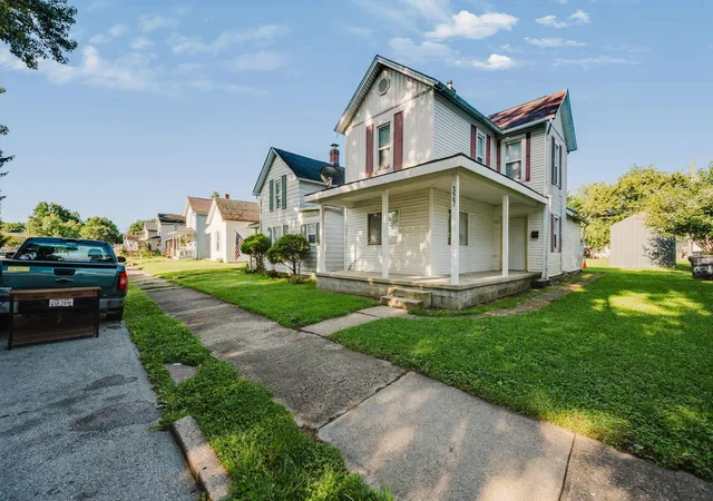 Photo 2 of Single family home for sale at 327 Harrison Ave, Lancaster, OH 43130 | MLS# 226032512 | Listing updated on 2026-09-14