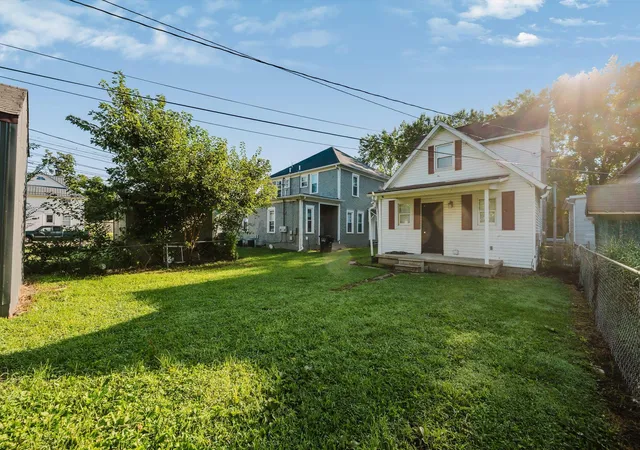 Photo 3 of Single family home for sale at 327 Harrison Ave, Lancaster, OH 43130 | MLS# 226032512 | Listing updated on 2026-09-28