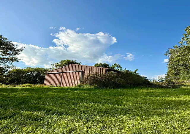 Photo 4 of Single family home for sale at 9898 Fallsburg Rd Ne, Newark, OH 43055 | MLS# 226032508 | Listing updated on 2026-09-14