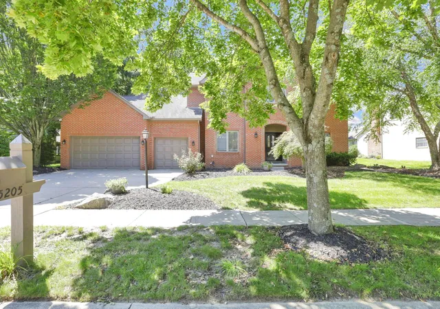 Photo 2 of Single family home for sale at 5205 Forest Run Dr, Dublin, OH 43017 | MLS# 226032577 | Listing updated on 2026-08-30